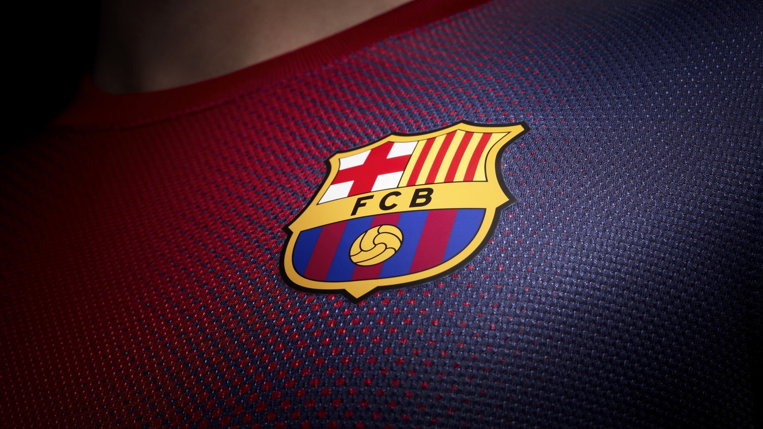 FBsports-迪亚斯一锤定音粉碎秘鲁铁壁，巴萨式传控哲学再现南美战场